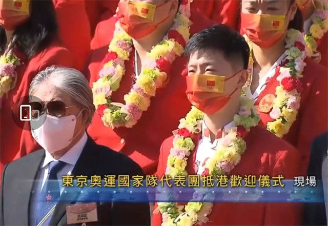 老实说，我不知道自己这样去谈论曼联是不是合适，在那场比赛中曼联的防守非常严密，面对这样的对手是足球中最困难的事情。
